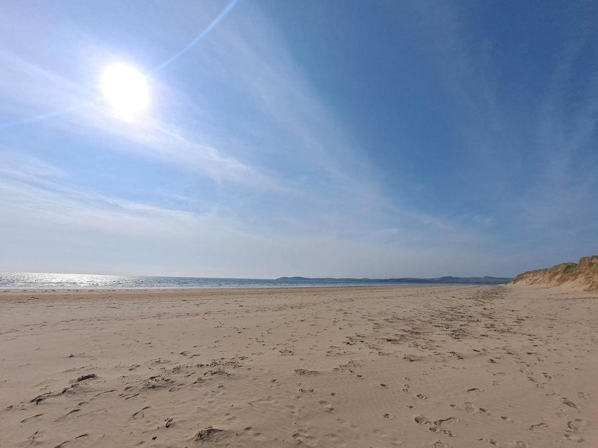 Pass The Keys 2 Bed Sea View Apartment With Balcony Parking Benllech Exterior foto
